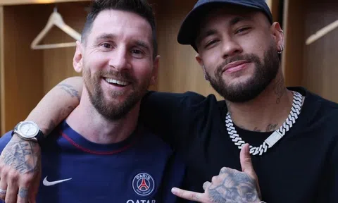 Cựu sao M.U tiết lộ thái độ của Neymar, Messi trong phòng thay đồ