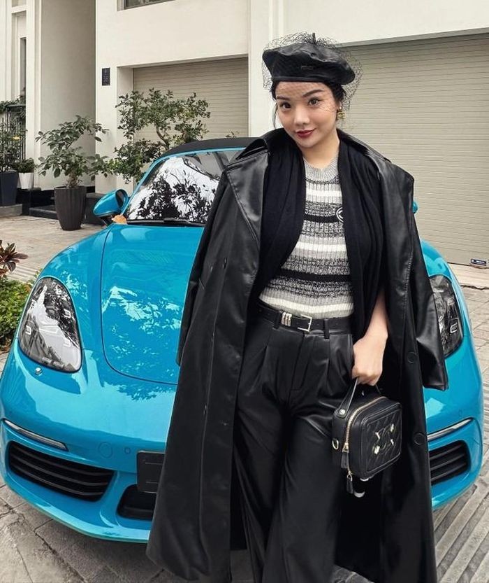 hot-girl-bong-da-tung-khien-bao-han-san-don-khoe-biet-phu-d5b-6847210-1676979158.jpg