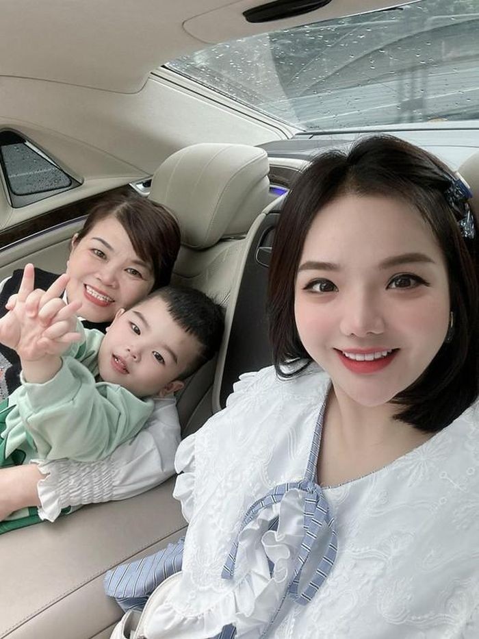 thuy-tien-va-con-1676978825.jpg