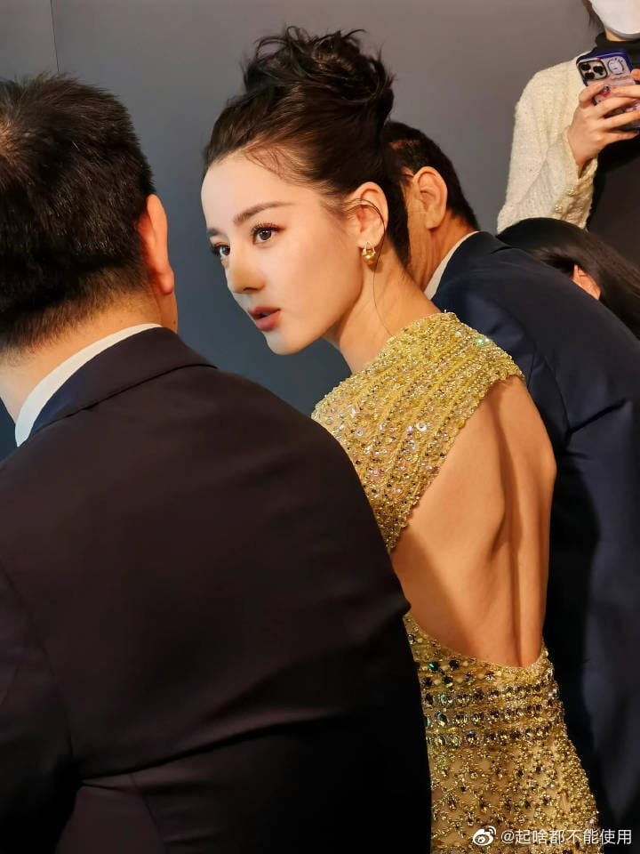 xuong-canh-buom-dich-le-nhiet-ba-2-1677848161.jpg