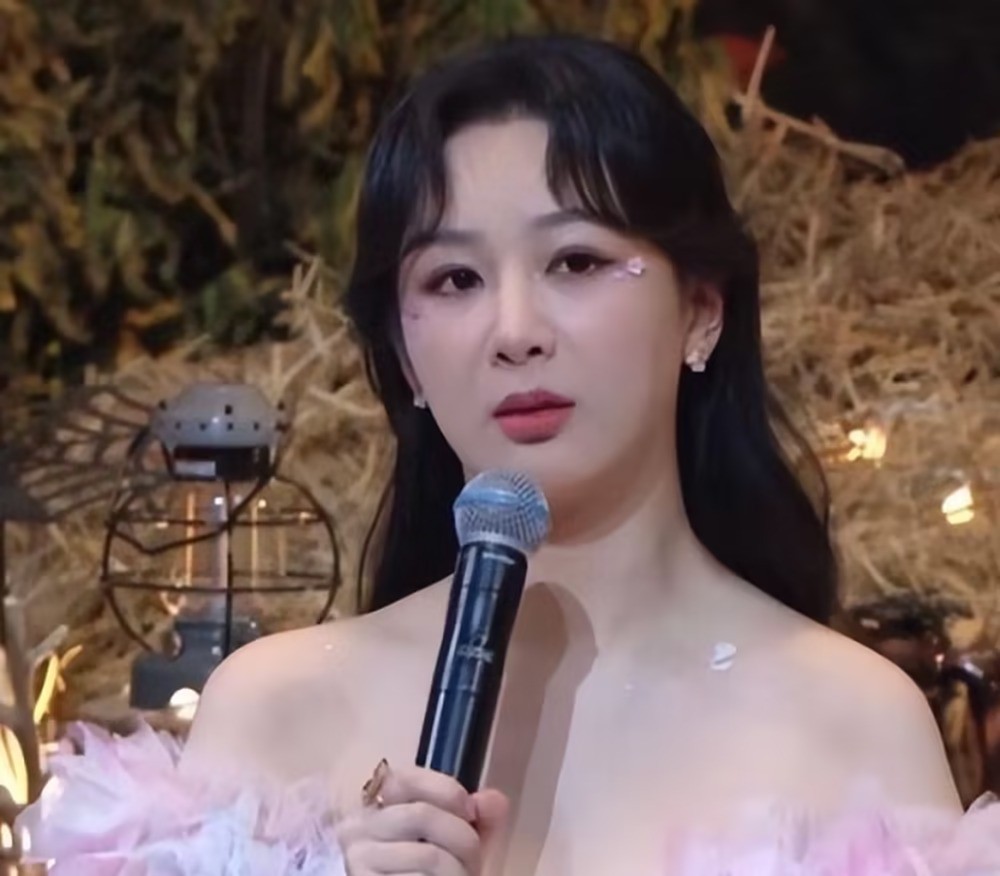nhan-sac-duong-tu-can-tro-su-nghiep-4-1678071327.jpg