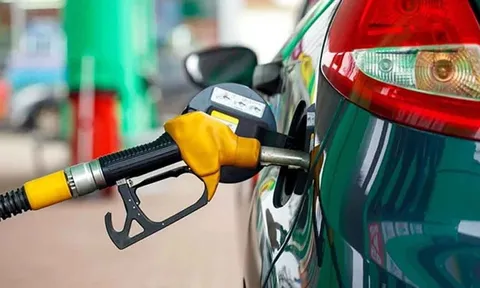 Giá xăng dầu hôm nay ngày 23/3: Tiếp tục giảm mạnh